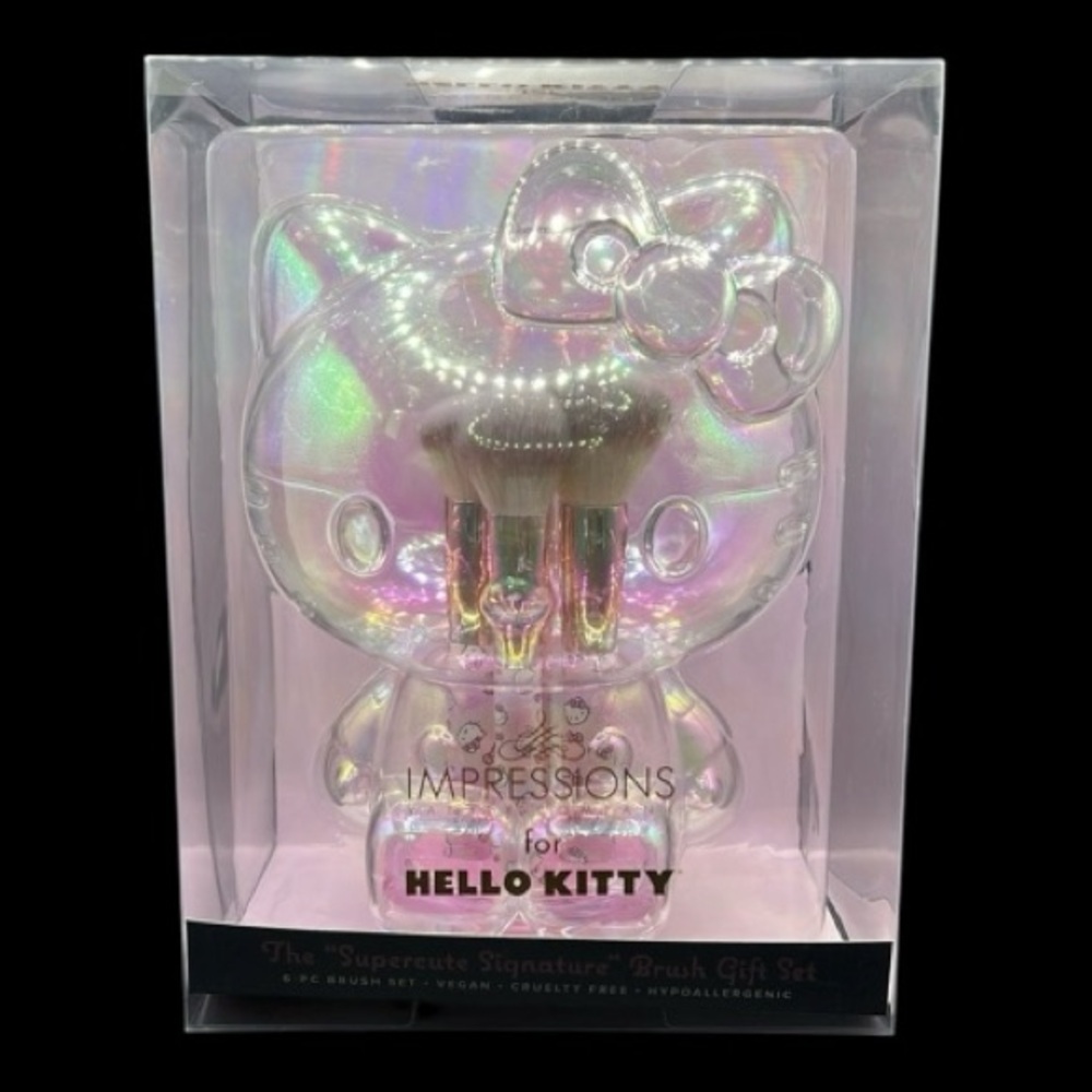 Hello Kitty Iridescent The Supercute Signature 6 Piece Brush Gift Set